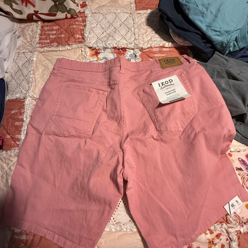 Izod Salmon Pink Shorts men’s size 40 9”